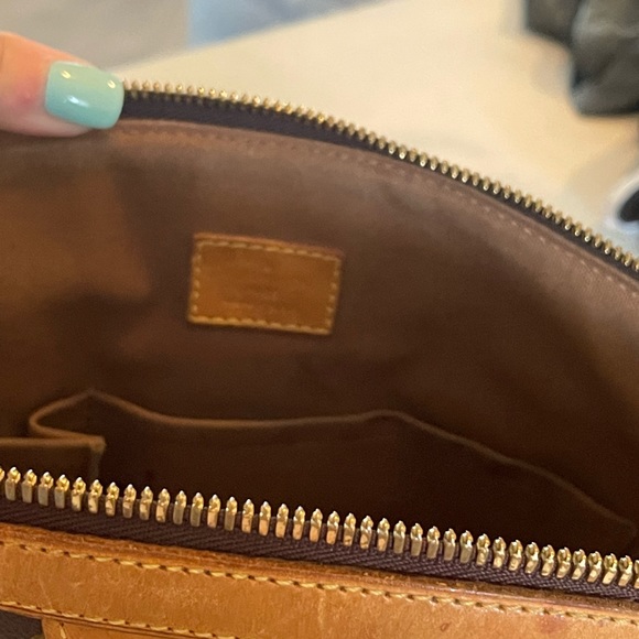 Authentic Louis Vuitton Tivoli GM in excellent condition with dust bag included. - Picture 4 of 7